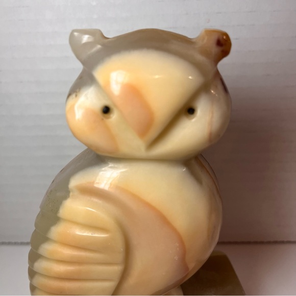 Vintage Natural Stone Carved Owl 5.5" White/Tan/Brown - Picture 8 of 9